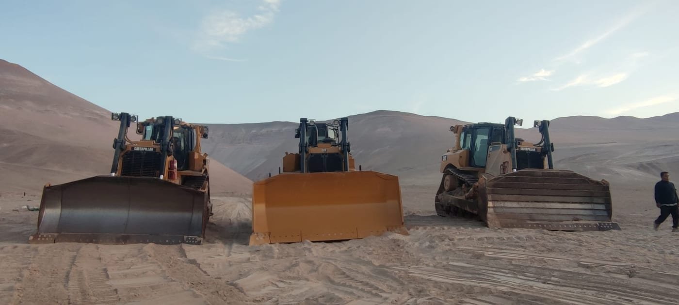 Flota propia de maquinaria pesada estacionada, Constructora Ara-Chile